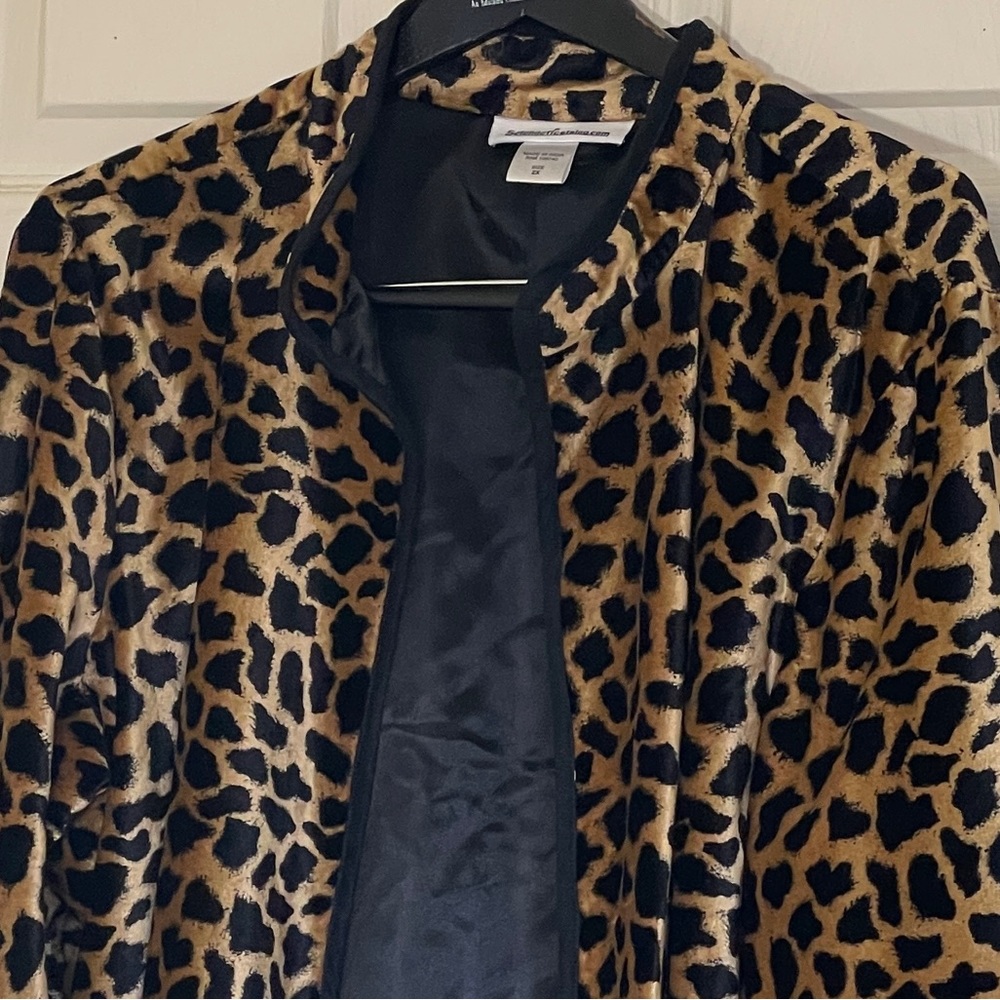 Like New Leopard Open Jacket Size 2X - Picture 2 of 5